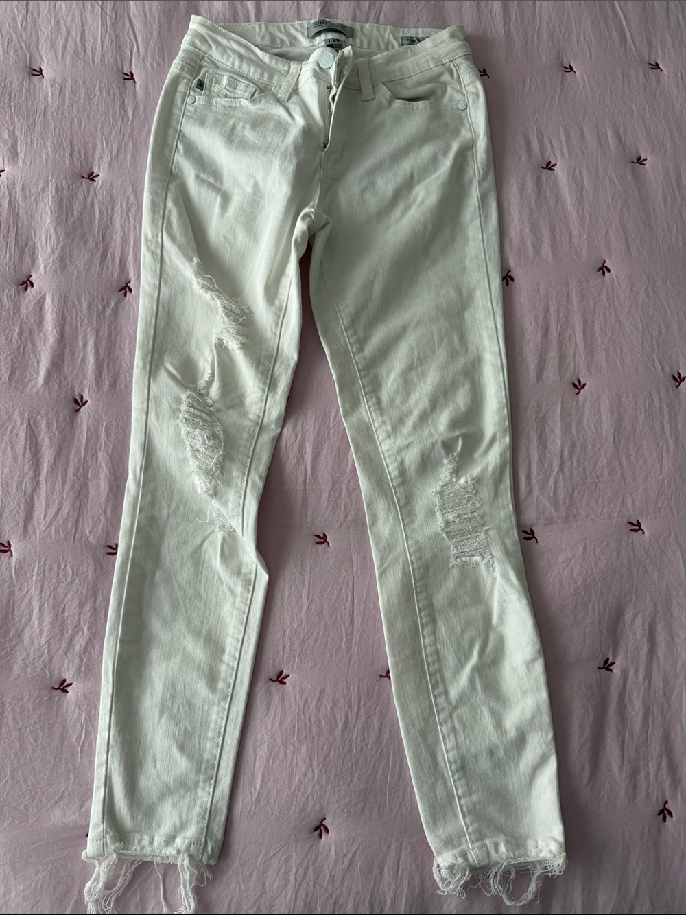 Judy Blue White Distressed Skinny Jeans